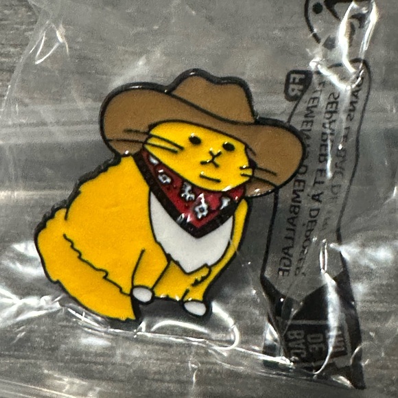 Set of 5 Assorted Enamel Cat Pins - Picture 4 of 7